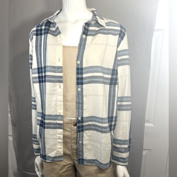 Old Navy Long Sleeve Blue & Cream\Off White Plaid Button Down Shirt Size Medium - Picture 2 of 7